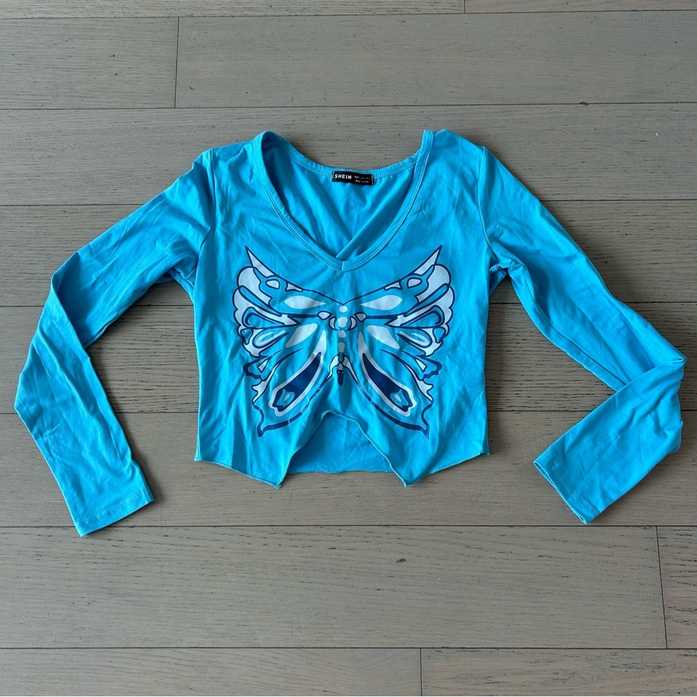 long sleeve butterfly top
brand shein
size small
good condition